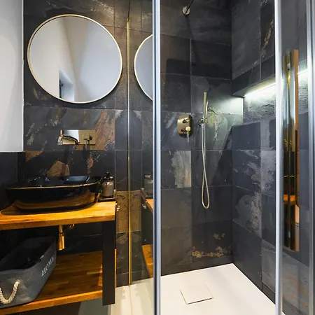 Sekata Goralski Z Kominkiem * 斯扎法拉瑞